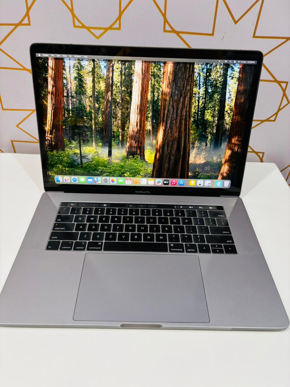 Model: MacBook Pro (15-inch, 2019) Processor: 2.6 GHz 6-Core Intel Core i7 Memory: 16 GB 2400 MHz DDR4 Storage: 256 GB SSD (with 227.99 GB available) Graphics: Intel UHD Graphics 630 1536 MB