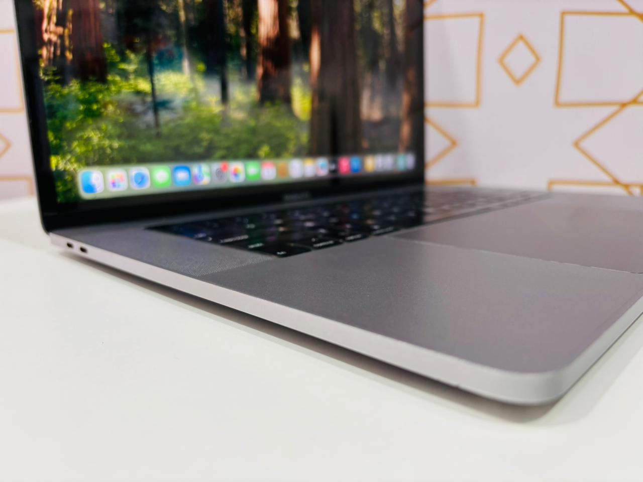 Model: MacBook Pro (15-inch, 2019) Processor: 2.6 GHz 6-Core Intel Core i7 Memory: 16 GB 2400 MHz DDR4 Storage: 256 GB SSD (with 227.99 GB available) Graphics: Intel UHD Graphics 630 1536 MB - Image 9