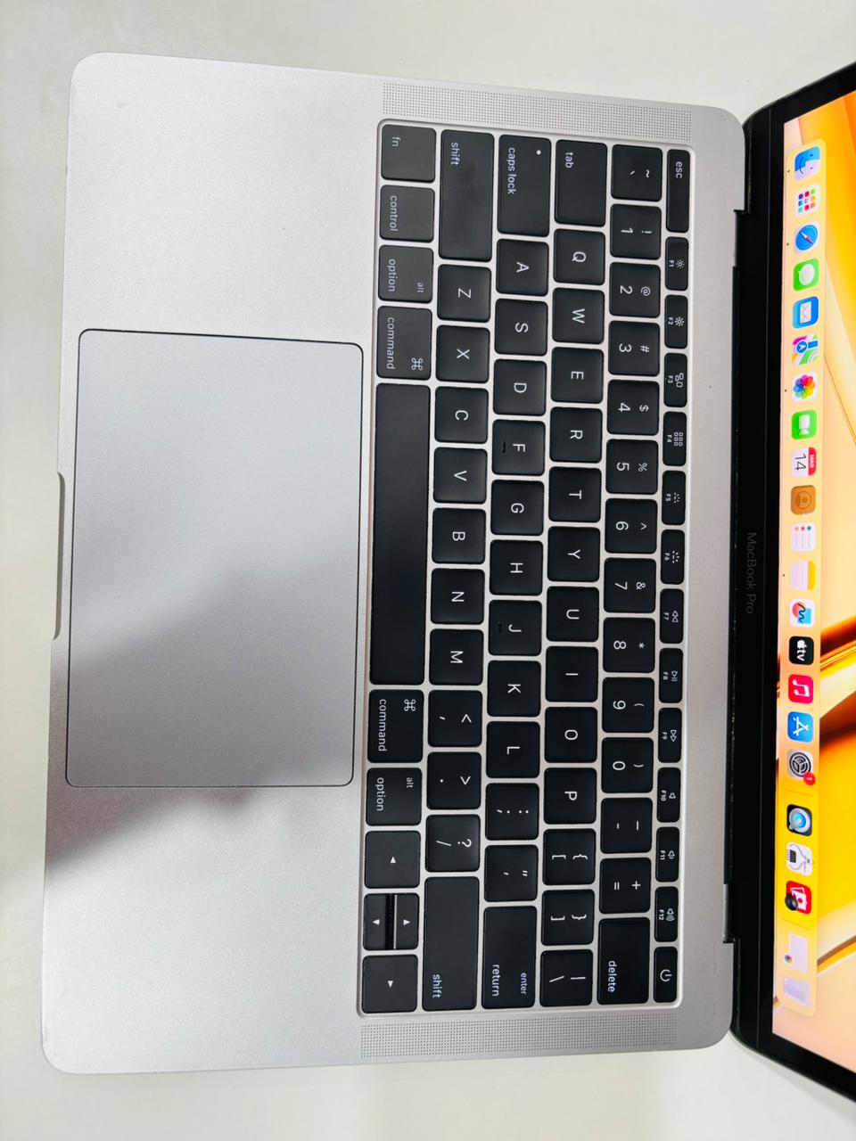 Apple MacBook Pro (13-inch, 2017). Processor: 2.3 GHz Dual-Core Intel Core i5 Memory: 8 GB 2133 MHz LPDDR3 Storage: 256 GB SSD Graphics: Intel Iris Plus Graphics 640 1536 MB - Image 7